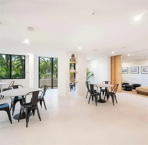 181 Crandon Boulevard Key Biscayne FL 33149