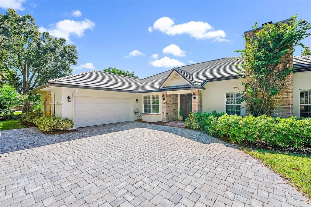 18433 SE Heritage Tequesta FL 33469