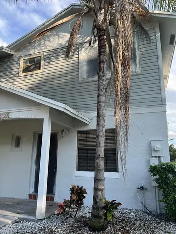 10524 NW 6th Street Pembroke Pines FL 33026