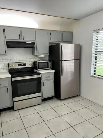 10524 NW 6th Street Pembroke Pines FL 33026