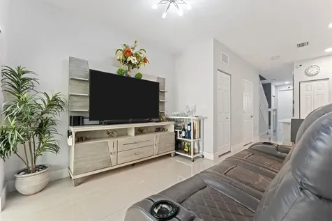 3384 W 106th Terrace Hialeah FL 33018