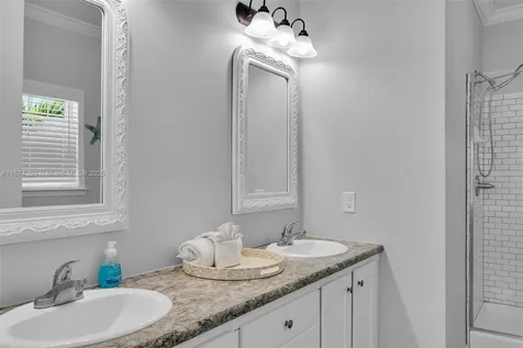 121 Venetian Drive Islamorada FL 33036