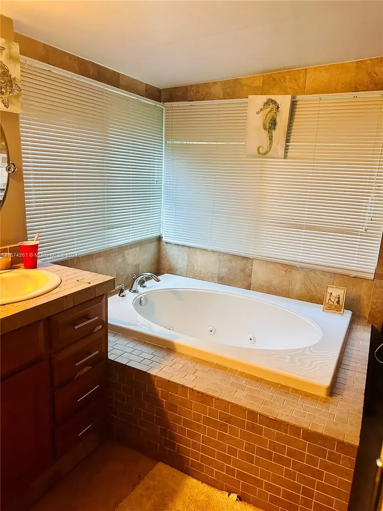 523 S 61st Avenue Hollywood FL 33023