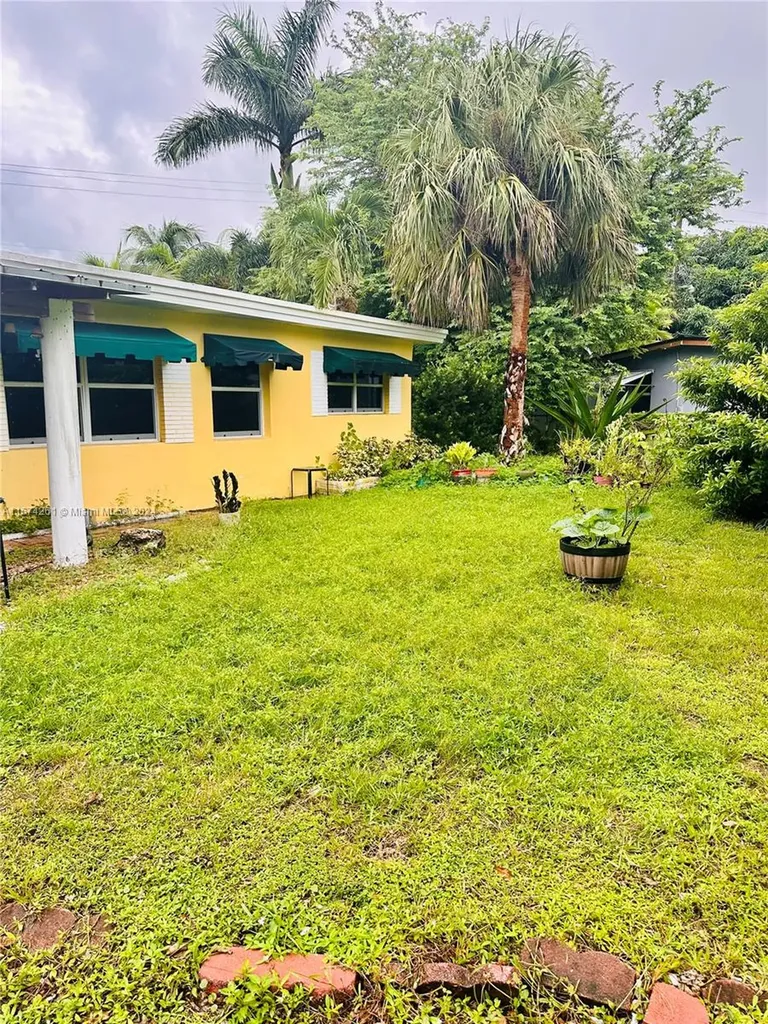 523 S 61st Avenue Hollywood FL 33023