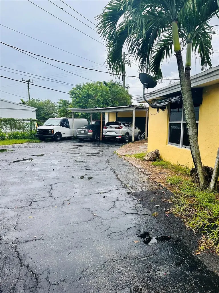 523 S 61st Avenue Hollywood FL 33023