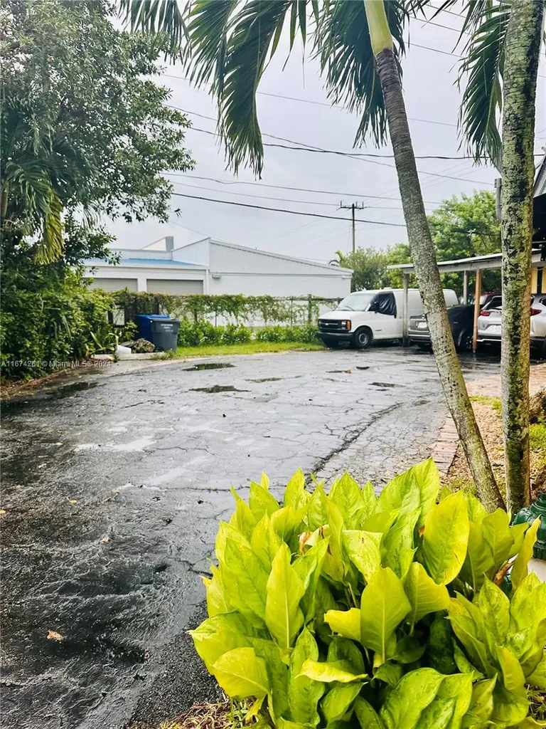 523 S 61st Avenue Hollywood FL 33023