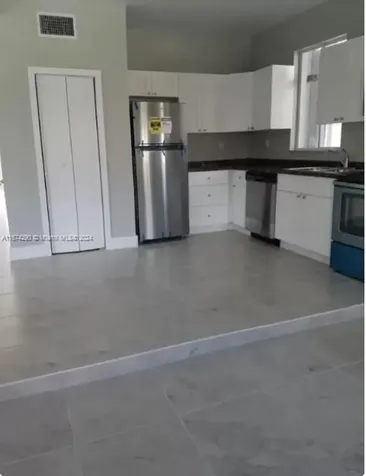1527 NW 8th Street Miami FL 33125