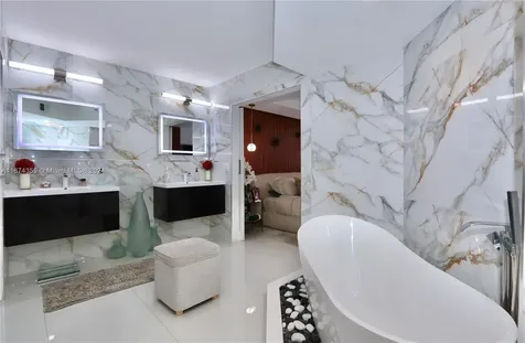19195 NE 36 Court Aventura FL 33180