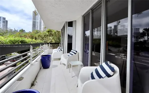 19195 NE 36 Court Aventura FL 33180