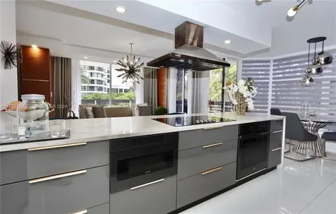 19195 NE 36 Court Aventura FL 33180