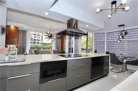 19195 NE 36 Court Aventura FL 33180