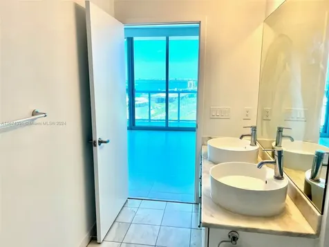888 Biscayne Boulevard Miami FL 33132