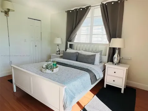1732 Meridian Avenue Miami Beach FL 33139