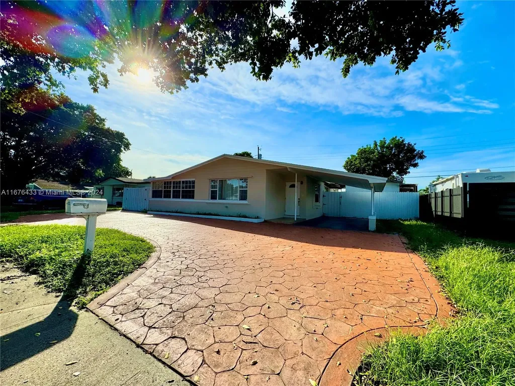 6640 Fillmore Street Hollywood FL 33024