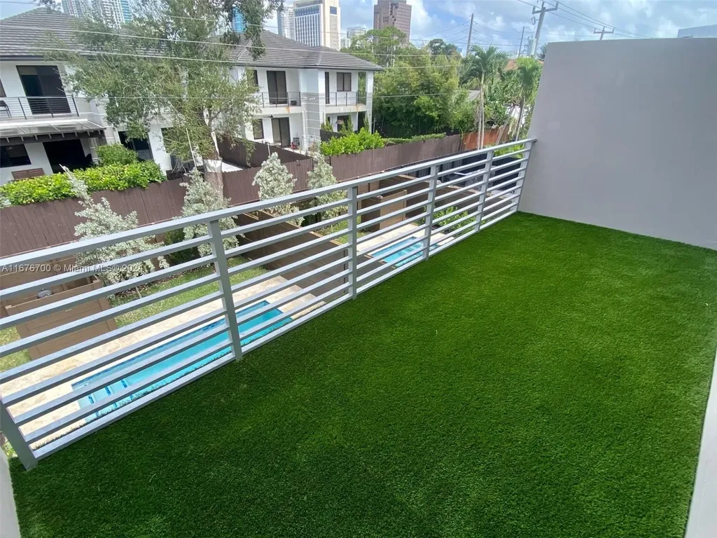 311 SW 10th Street Fort Lauderdale FL 33315