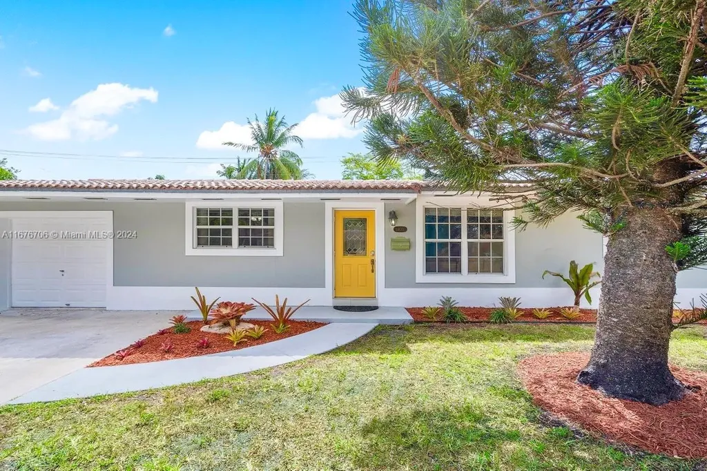 14011 Lake Candlewood Court Miami Lakes FL 33014