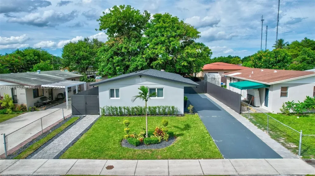 5625 SW 40th Street West Park FL 33023