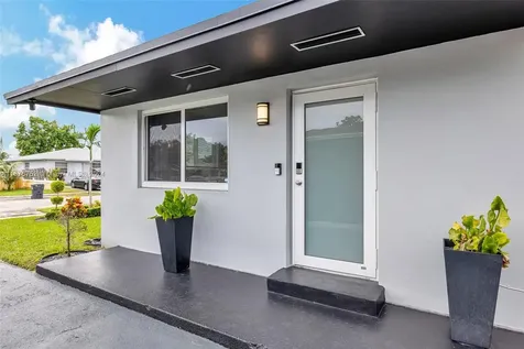 5625 SW 40th Street West Park FL 33023