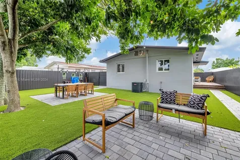 5625 SW 40th Street West Park FL 33023