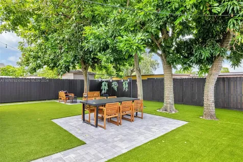 5625 SW 40th Street West Park FL 33023