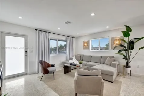 5625 SW 40th Street West Park FL 33023