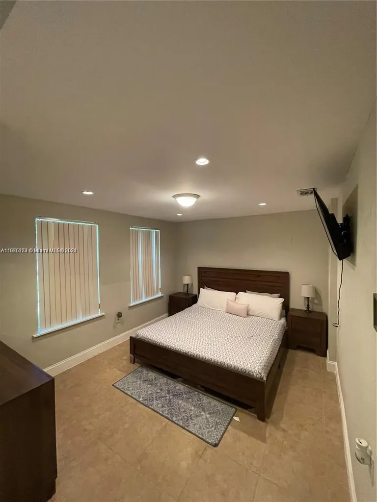 1531 Moffett Street Hollywood FL 33020