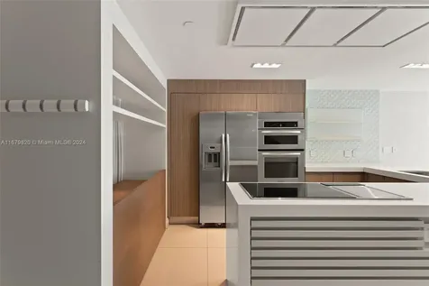 2950 NE 188th Street Aventura FL 33180