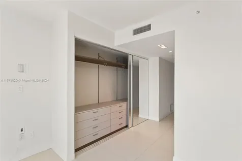 2950 NE 188th Street Aventura FL 33180
