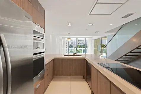 2950 NE 188th Street Aventura FL 33180