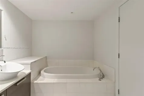 2950 NE 188th Street Aventura FL 33180