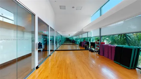 2950 NE 188th Street Aventura FL 33180