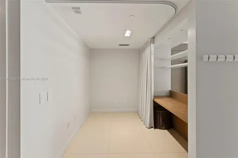 2950 NE 188th Street Aventura FL 33180