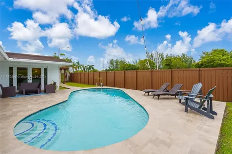 9261 SW 88th Terrace Miami FL 33176