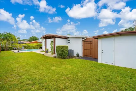 9261 SW 88th Terrace Miami FL 33176