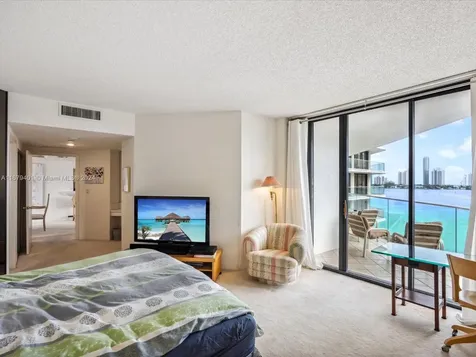 2800 Island Boulevard Aventura FL 33160
