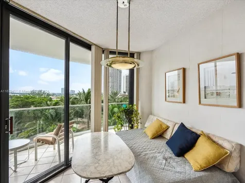 2800 Island Boulevard Aventura FL 33160