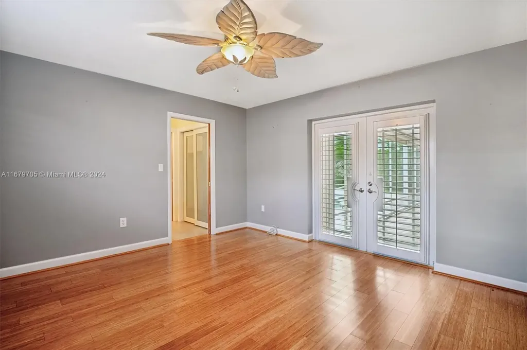 5118 Roosevelt Street Hollywood FL 33021