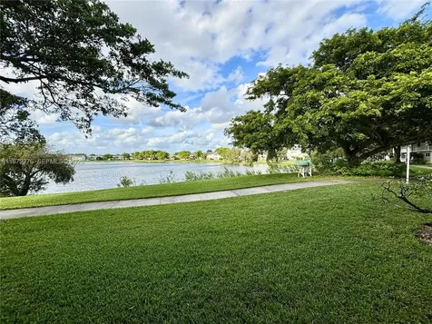 3405 NW 44th Street Oakland Park FL 33309
