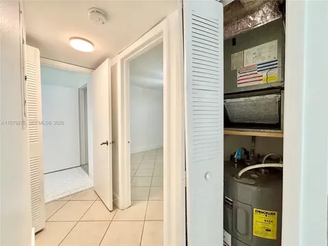 3405 NW 44th Street Oakland Park FL 33309