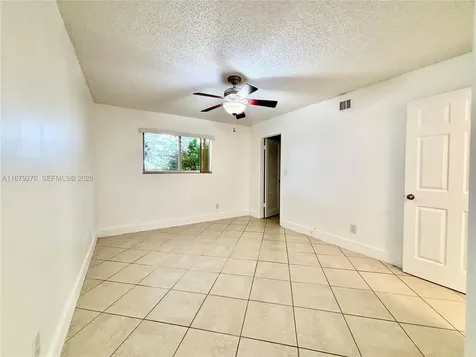 3405 NW 44th Street Oakland Park FL 33309