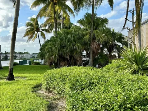 3405 NW 44th Street Oakland Park FL 33309