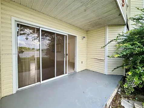 3405 NW 44th Street Oakland Park FL 33309