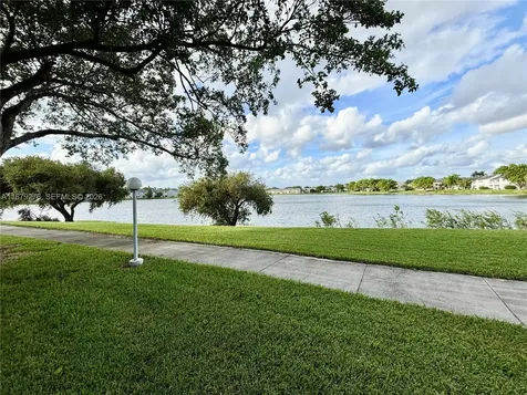 3405 NW 44th Street Oakland Park FL 33309