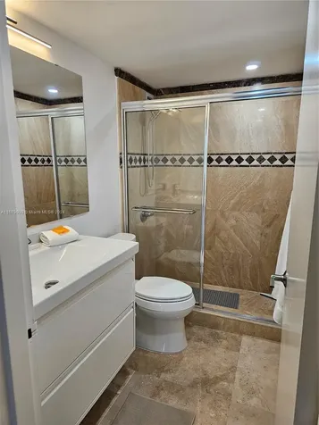 5601 Collins Avenue Miami Beach FL 33140