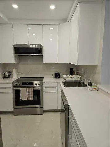 5601 Collins Avenue Miami Beach FL 33140