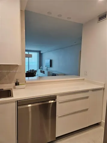 5601 Collins Avenue Miami Beach FL 33140