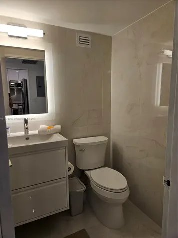 5601 Collins Avenue Miami Beach FL 33140