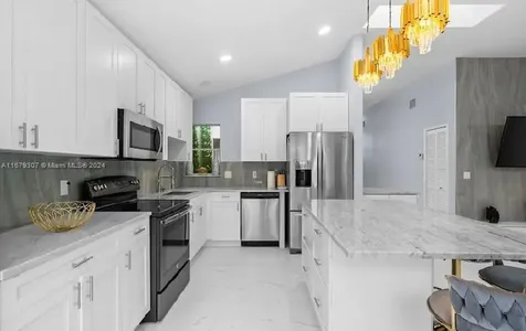 2002 Lake Breeze Court Wellington FL 33414