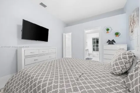 2002 Lake Breeze Court Wellington FL 33414
