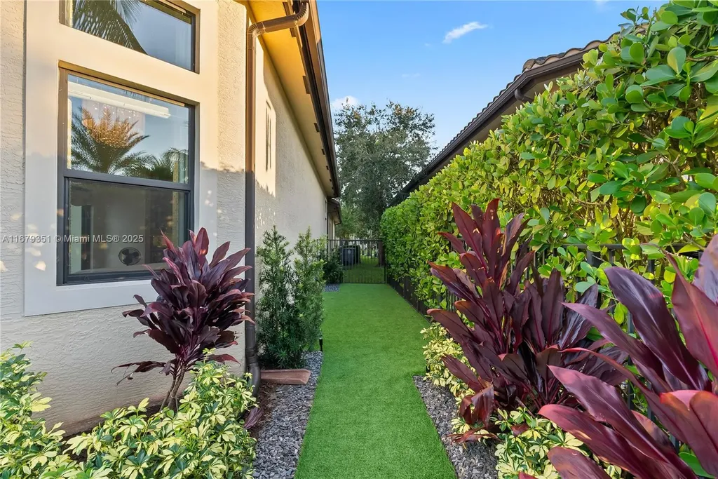 8775 Sydney Harbor Circle Delray Beach FL 33446